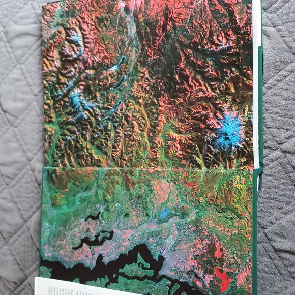 Cascadia. Seattle and Vancouver BC Coffee Table book - Picture 5 of 11